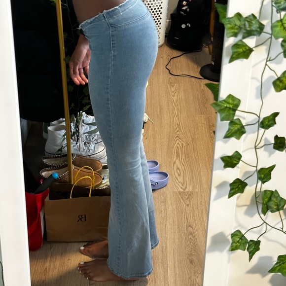 Urban Outfitters Low Rise Denim Flare Pants/Jeans - Picture 4 of 5